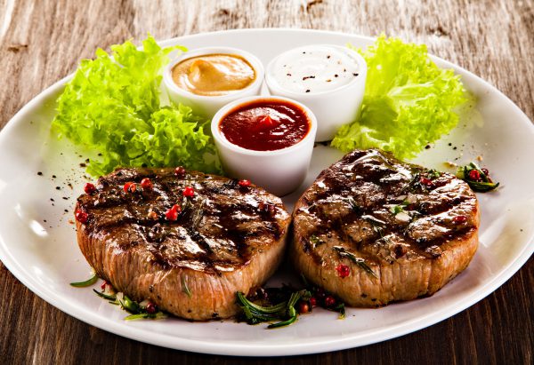 Gegrillte Steaks mit Dips - 1845-Oel